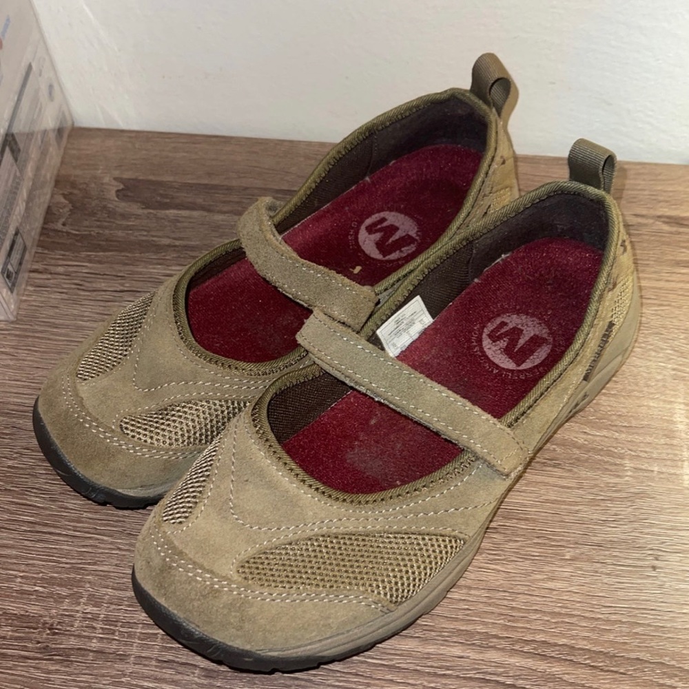 Merrell Women's Size 7.5 Mary Jane Tan Mesh Walking Casual Shoes